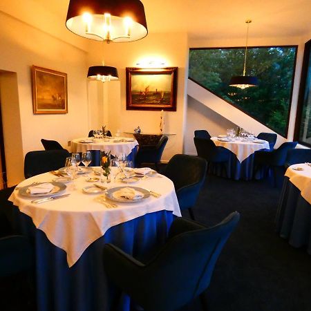 Hostellerie Restaurant Les Gorges De L'Aveyron ブルニケル エクステリア 写真