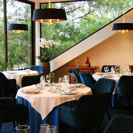 Hostellerie Restaurant Les Gorges De L'Aveyron ブルニケル エクステリア 写真