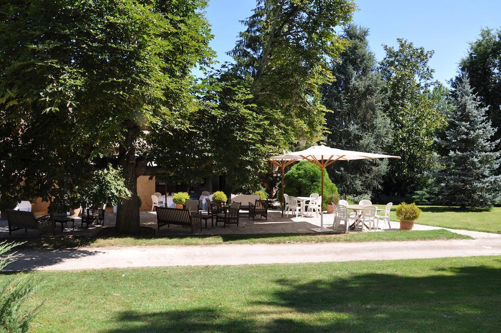 Hostellerie Restaurant Les Gorges De L'Aveyron ブルニケル エクステリア 写真