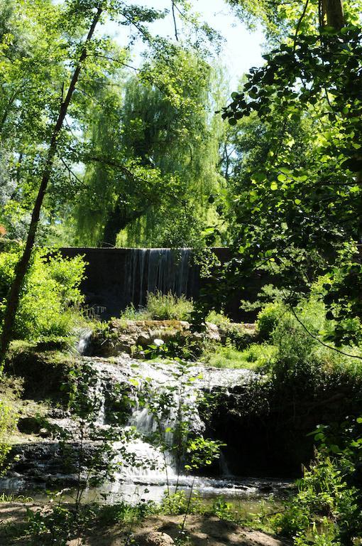 Hostellerie Restaurant Les Gorges De L'Aveyron ブルニケル エクステリア 写真