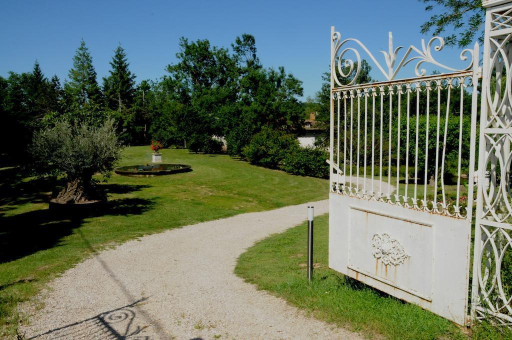 Hostellerie Restaurant Les Gorges De L'Aveyron ブルニケル エクステリア 写真