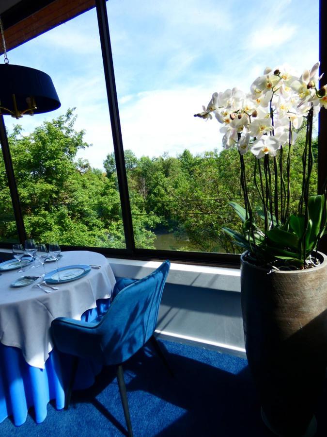Hostellerie Restaurant Les Gorges De L'Aveyron ブルニケル エクステリア 写真
